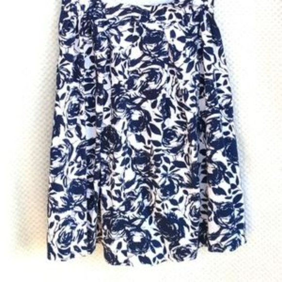 ON SALE TODAY HARP & DUBLIN  size 12/14 White & Navy blue Pleated Full Skirt - Picture 2 of 10
